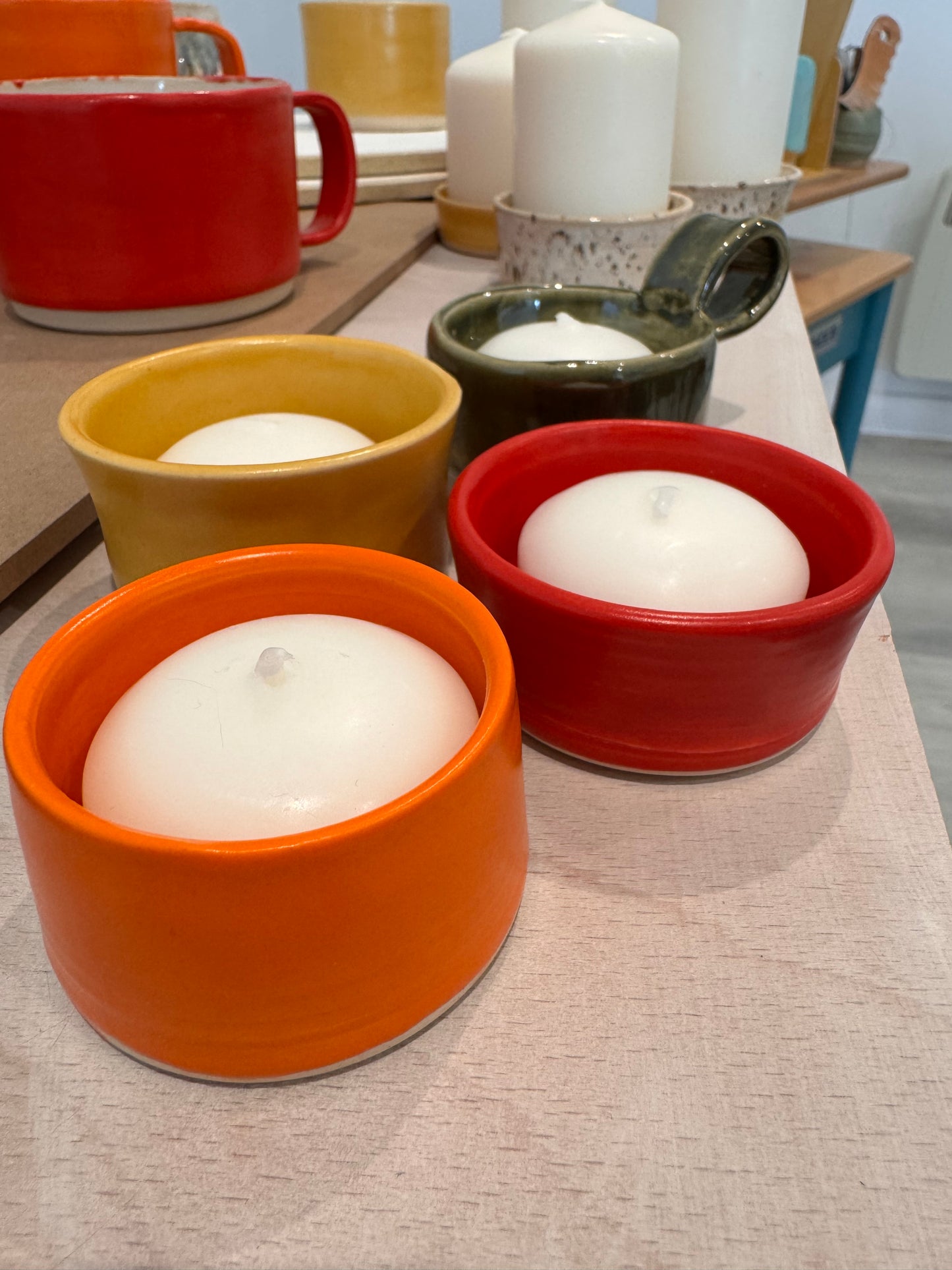 Tea light holder in red (candle included)