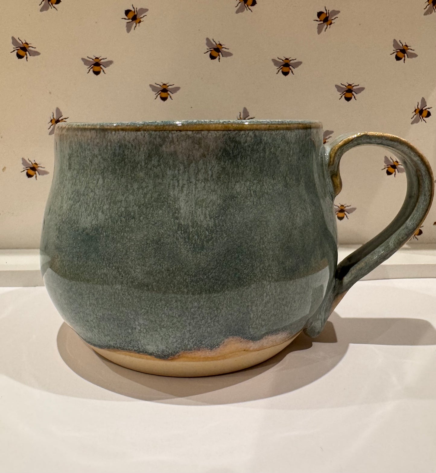 A mug (pale turquoise)