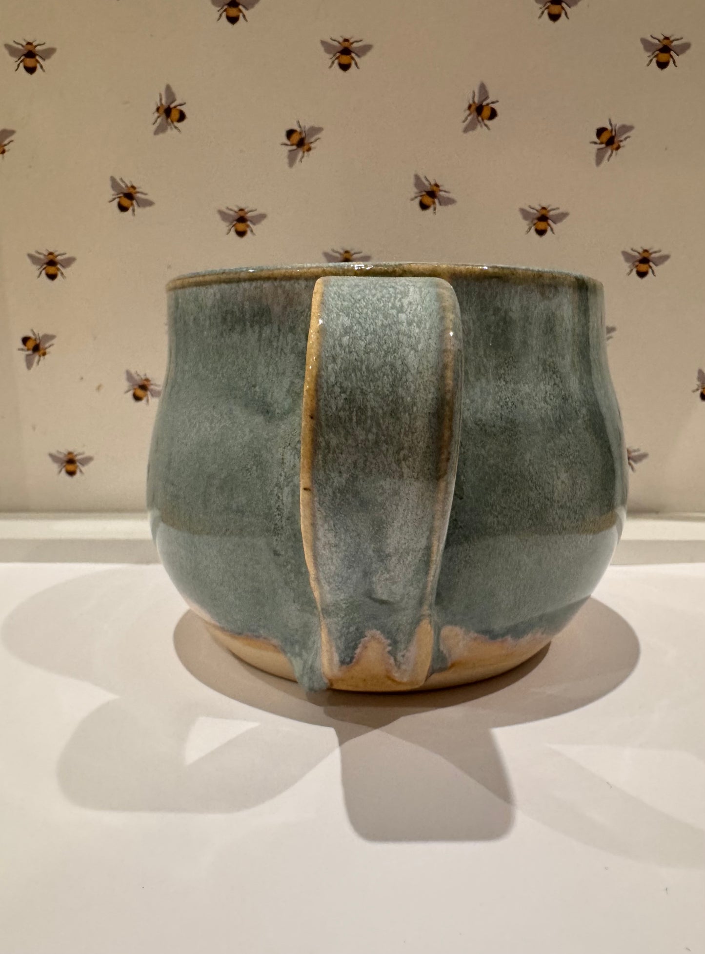 A mug (pale turquoise)