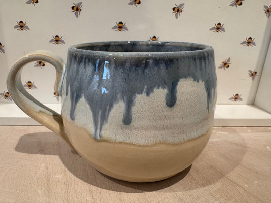 Mug (blue/ creams)