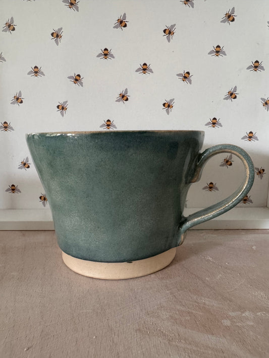 A mug (pale turquoise)