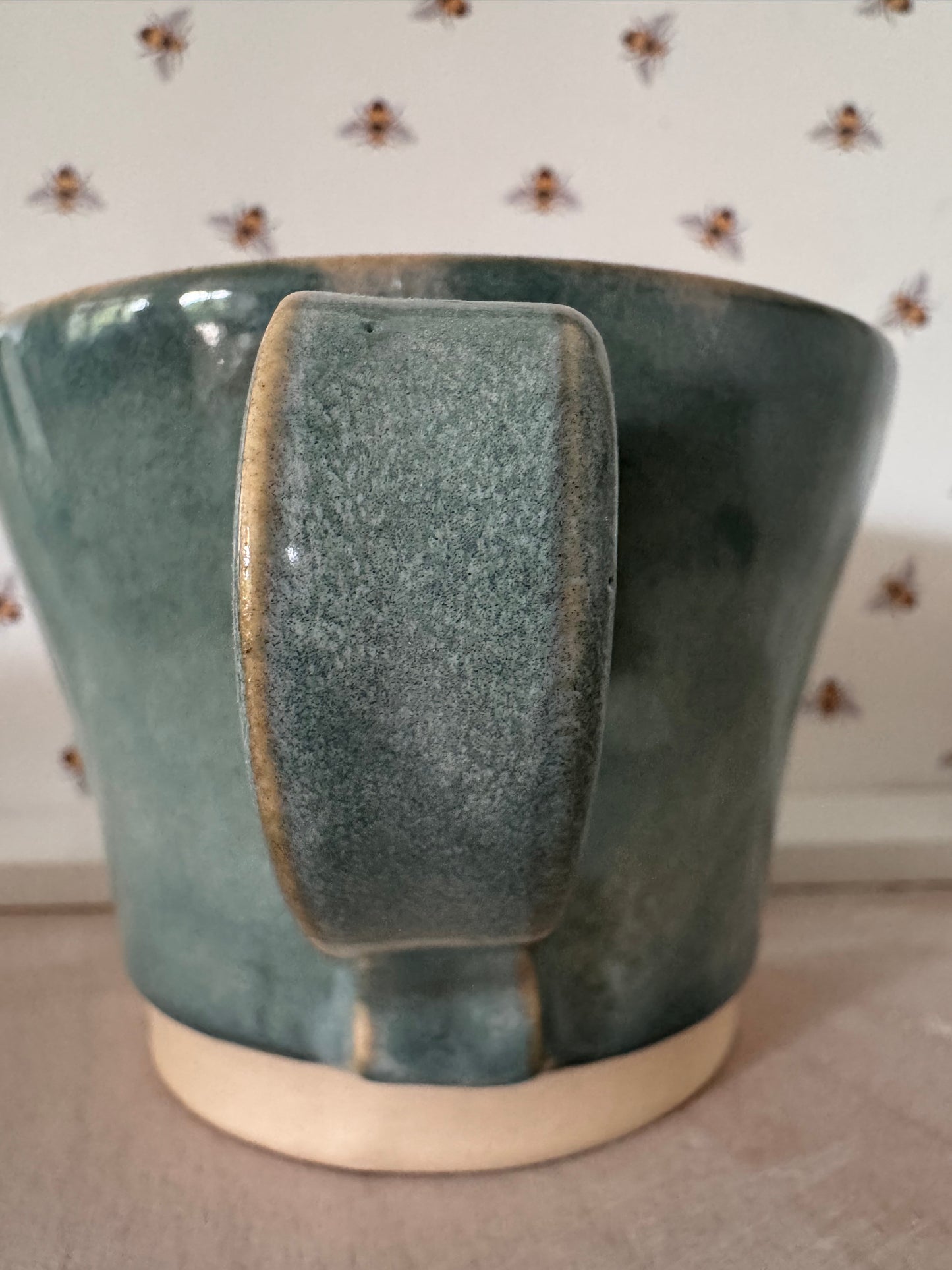 A mug (pale turquoise)