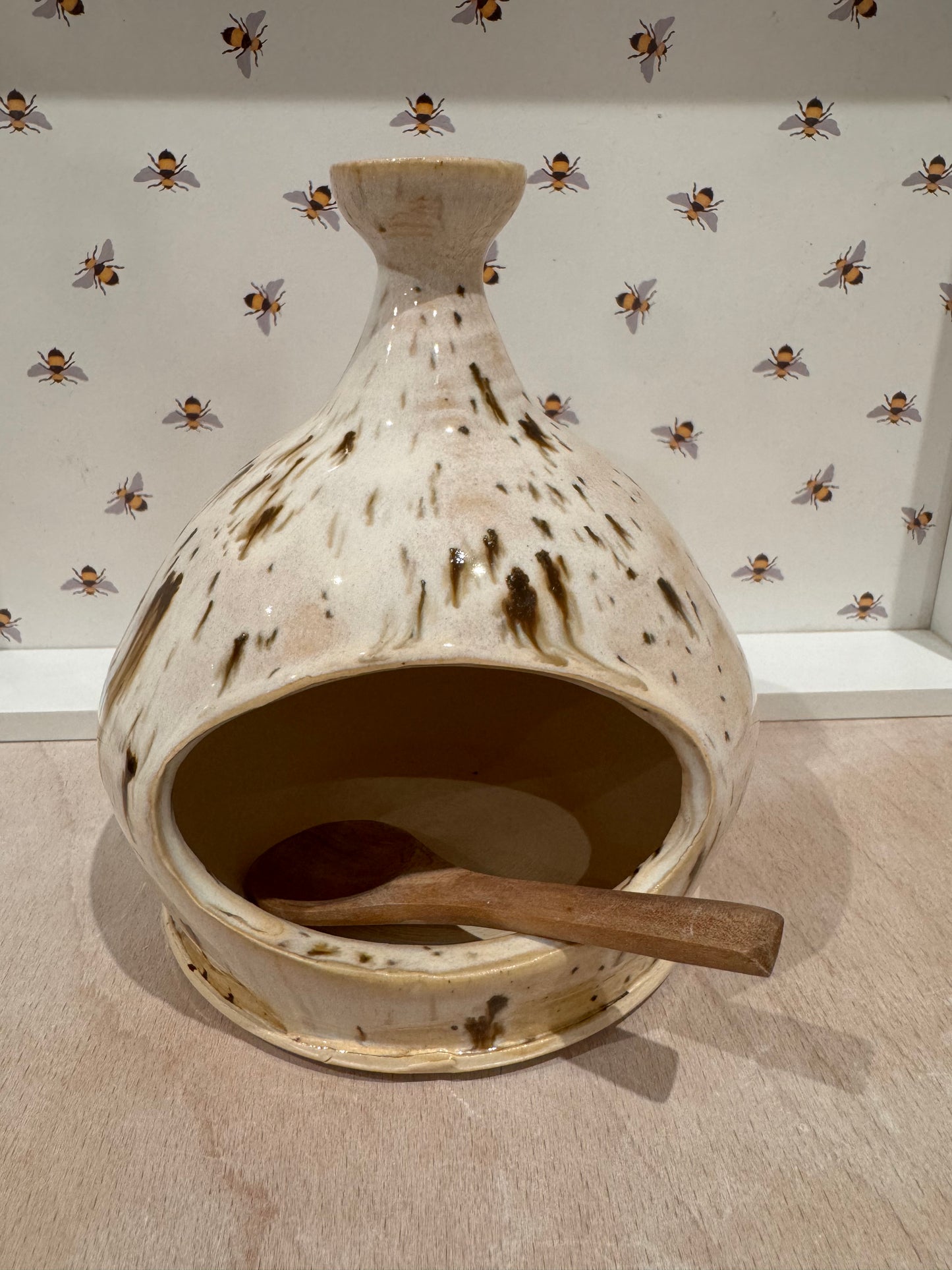 Salt pig (cream/ flecks)