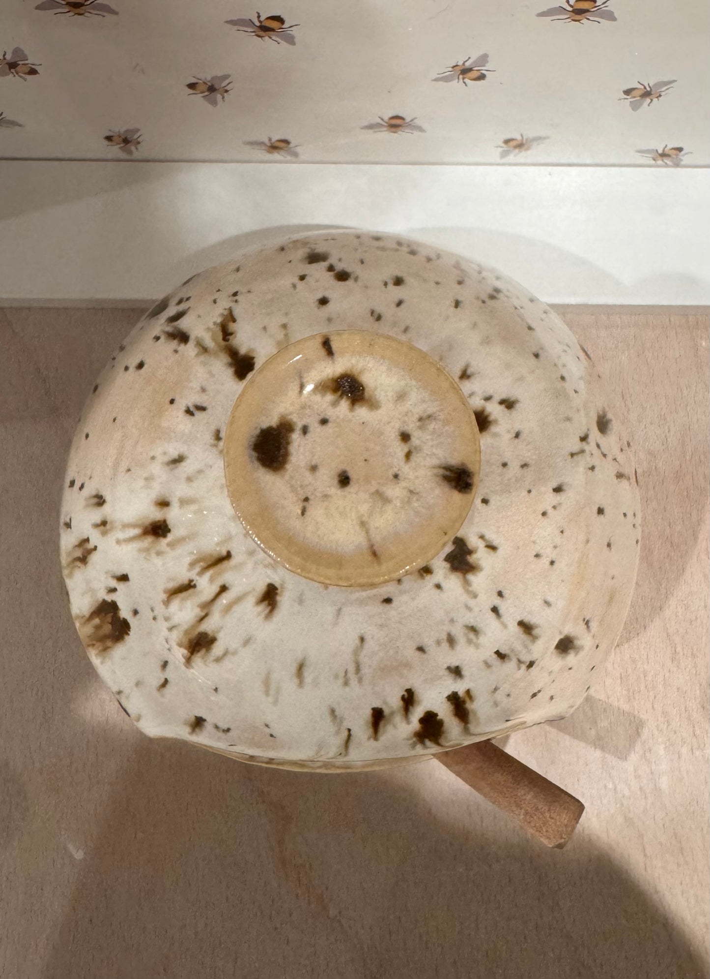 Salt pig (cream/ flecks)