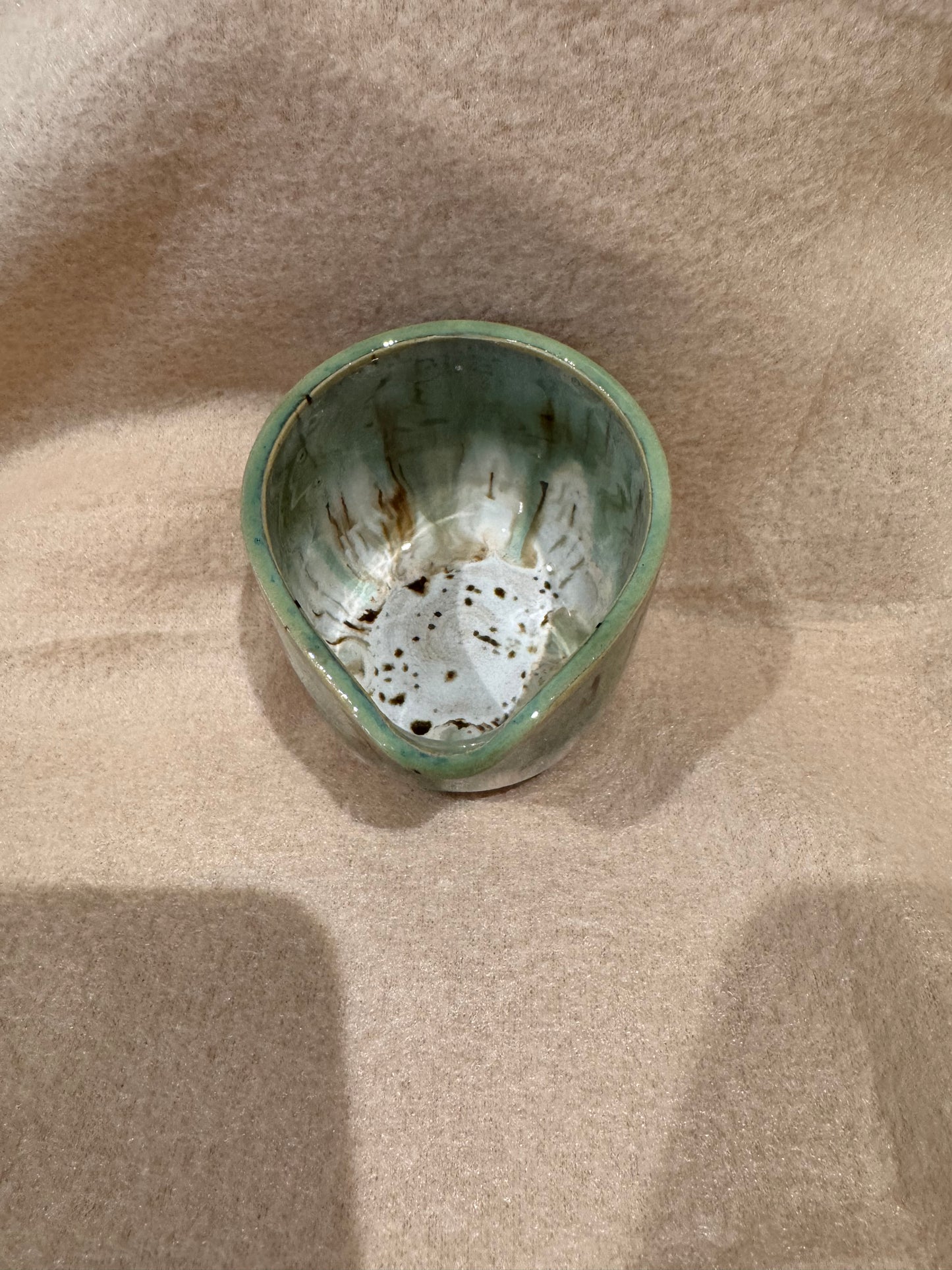 Pourer (greens/ creams)