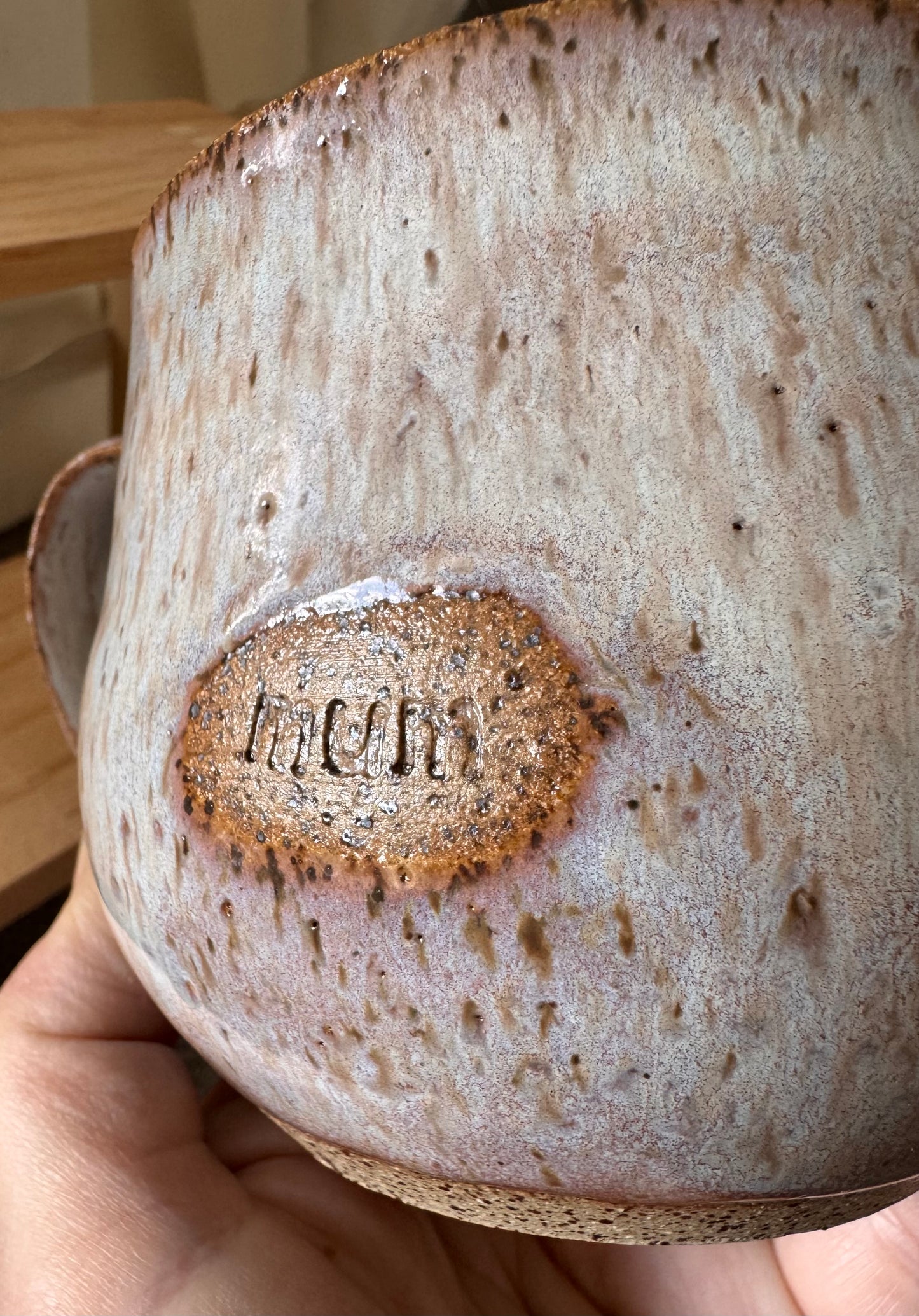 A rounded bottom 'mum' mug