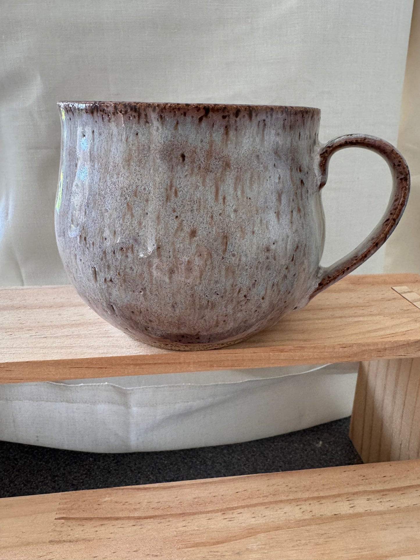 A rounded bottom 'mum' mug