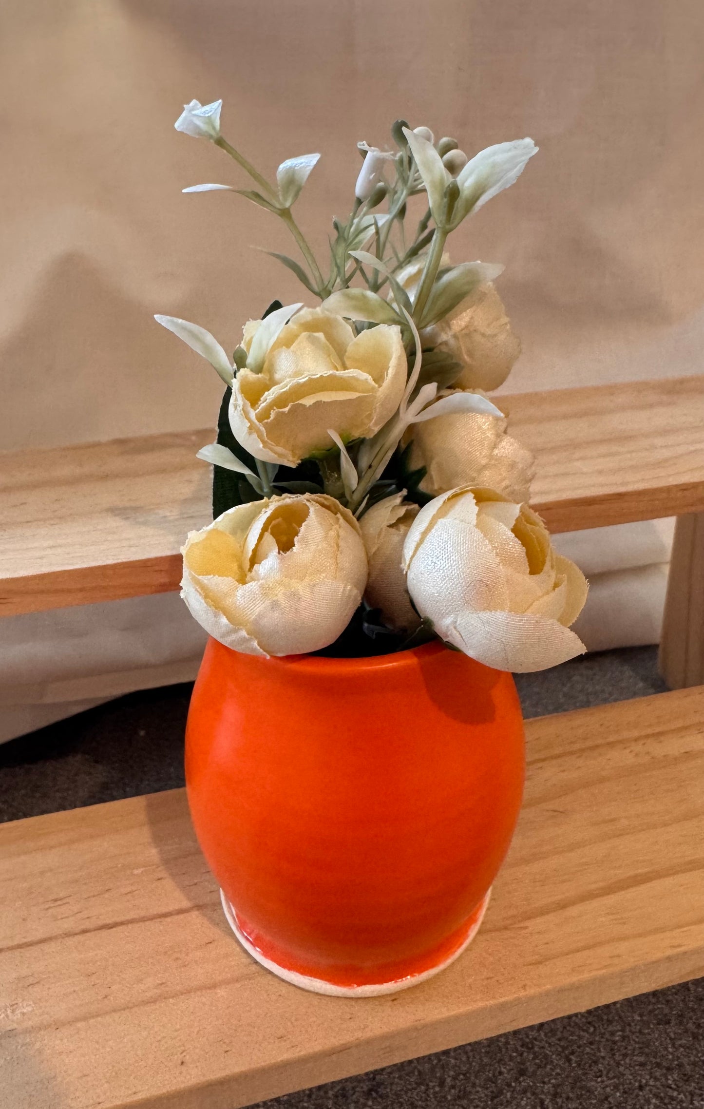 Bud vase (bright orange)