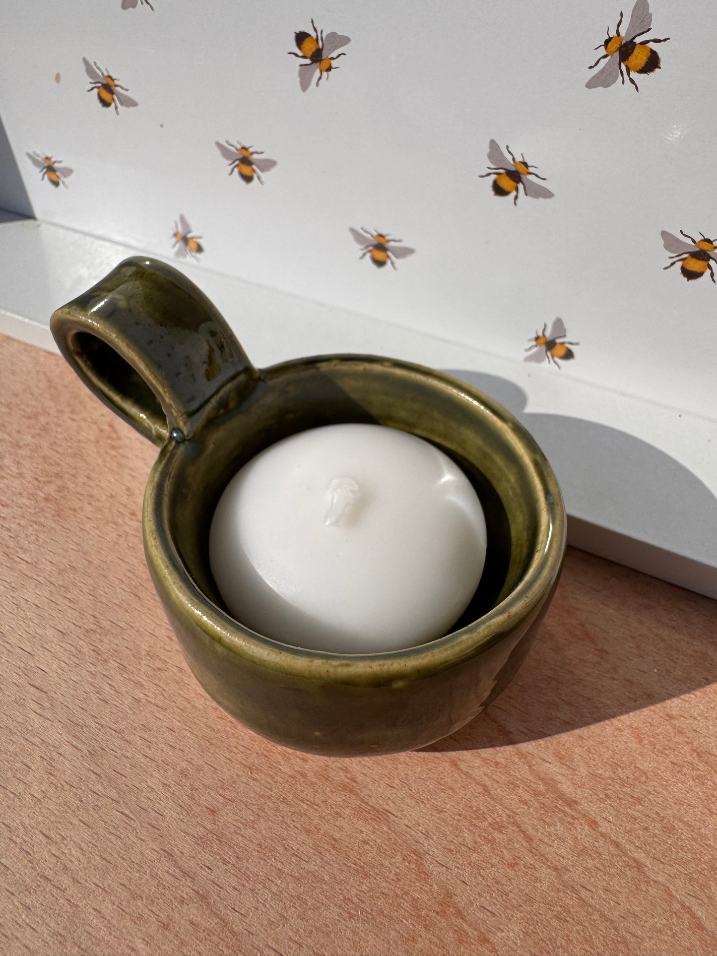 Tea light holder (candle included)